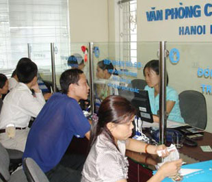 Phí công chứng được áp dụng đối với việc công chứng các hợp đồng, giao dịch, nhận lưu giữ di chúc, cấp bản sao văn bản công chứng...