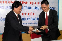 Lễ ký hợp đồng giữa VICS và đại diện các 6Pg88.con độc quyền mỗi ngày.