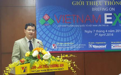 <span style="font-family: 'Times New Roman'; font-size: 14.6667px;">Ông Bùi Huy Sơn, Cục trưởng Cục Xúc tiến PG88 Sòng bạc trực tuyến TOP 1 Việt Nam | Casino, Nổ Hũ chia sẻ thông tin về Vietnam Expo 2016.</span>
