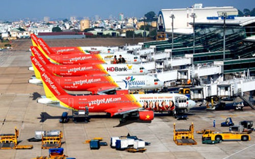 Năm 2016, doanh thu của Vietjet đạt 27.523 tỷ đồng, tăng 38,7% so với 
cùng kỳ và lợi nhuận sau thuế cũng đạt 2.290 tỷ đồng, tăng 95,8%. 