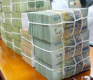 Từ tháng 4/2004, Pg88 com chính chủ Nhà nước đã ban hành Quy chế về môi giới tiền tệ, chính thức công nhận và đưa vào khuôn khổ hoạt động này trên thị trường tiền tệ - Ảnh: Việt Tuấn.