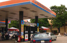 Từ nay (3/2) đến hết tháng 2, khách hàng mua xăng dầu của Petrolimex thanh toán bằng thẻ Flexicard sẽ được giảm giá. 