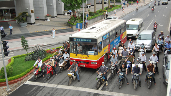 Bỏ thu phí bảo trì đường bộ với xe gắn máy?