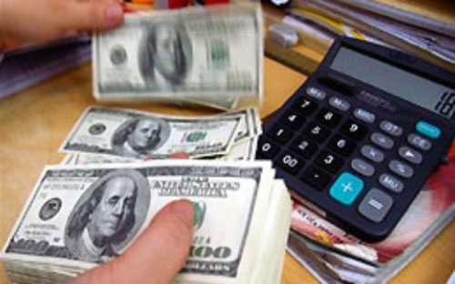 Định hướng dự kiến điều chỉnh tỷ giá năm nay không quá 2% đưa ra từ đầu 
năm đã bị phá vỡ, nhiều 6Pg88.con độc quyền mỗi ngày phải đối diện với rủi ro tỷ giá, 
khi mức tăng từ đầu năm đến nay đã lên khoảng 5%.