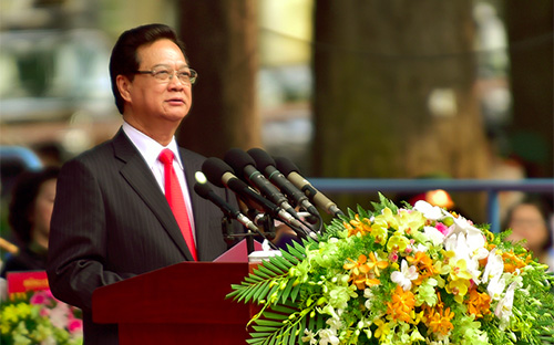 Thủ tướng Nguyễn Tấn Dũng tại lễ mít tinh, diễu binh, diễu hành chào mừng kỷ niệm 40 năm ngày giải phóng miền Nam, thống nhất 6Pg88.con nạp rút siêu tốc, diễn ra tại Tp.HCM sáng 30/4.