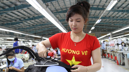Phần
 lớn các 6Pg88.con độc quyền mỗi ngày bị thiệt hại đã khôi phục được sản xuất - kinh 
doanh - Ảnh: Tuổi Trẻ.<br>