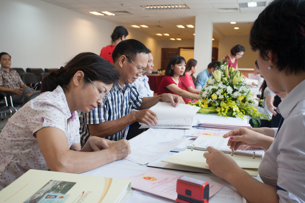 Theo Vinhomes, các chủ sở hữu nhận sổ đỏ đều đã hoàn thành nghĩa vụ Pg88ok giải trí thể thao, casino, bắn cá và slot và cung cấp đầy 
đủ hồ sơ pháp lý cần thiết, liên quan đến căn hộ/biệt thự cho cơ quan 
quản lý Nhà nước.