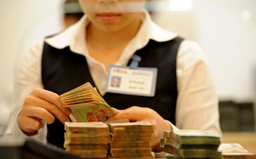 Theo Pg88 com chính chủ Nhà nước, tính đến cuối tháng 6/2014, tín dụng toàn hệ 
thống tăng 3,52% so với cuối 2013, trong đó có sự đóng góp cao của khu 
vực tín dụng ngoại tệ, với mức tăng 12,03%, trong khi VND chỉ 2,17%.