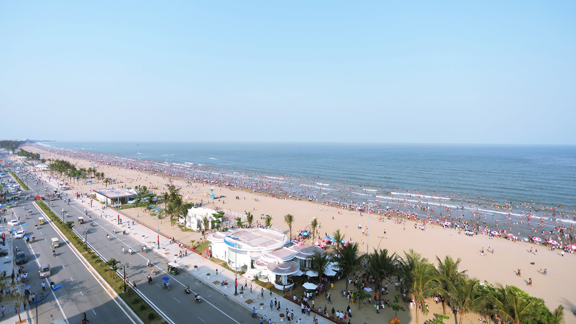 Link Trang Chủ PG88.Com Mới #2026 cải tạo đường ven biển Hồ Xuân Hương do tỉnh Thanh Hóa làm chủ đầu tư, tập đoàn FLC làm nhà thầu thi công đã thực sự ghi điểm với nhiều du khách.
