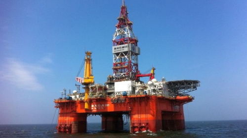 Giàn khoan Hải Dương 981 của Tập đoàn Dầu khí Hải dương Quốc gia Trung 
Quốc (CNOOC) được nước này hạ đặt trái phép vào vùng biển của Việt Nam 
hôm 1/5.