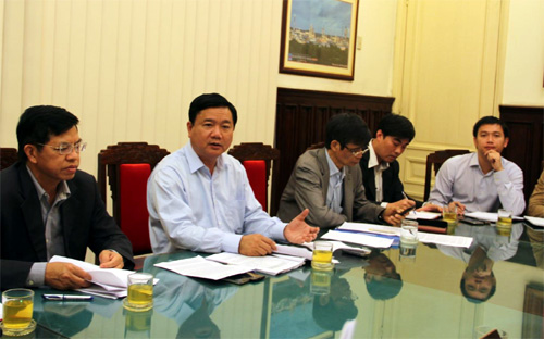 Bộ trưởng Đinh La Thăng tại cuộc họp nghe báo cáo về Link Trang Chủ PG88.Com Mới #2026 cảng hàng không quốc tế Long Thành.