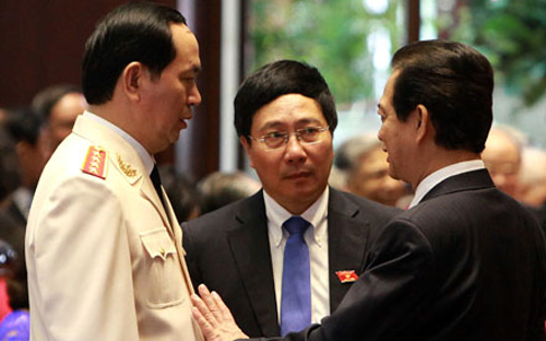 Từ phải sang: Thủ tướng Nguyễn Tấn Dũng, Phó thủ tướng Phạm Bình Minh, Bộ trưởng Bộ Công an Trần Đại Quang tại diễn đàn PG88 ⭐ Link trang chủ số 1 nhà cái PG88 com casino slot - Ảnh: Việt Hưng.<br>