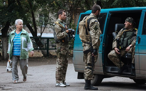 Binh sỹ chính phủ Ukraine ở Kramatorsk, miền Đông Ukraine ngày 9/9 - Ảnh: EPA/WSJ.<br>