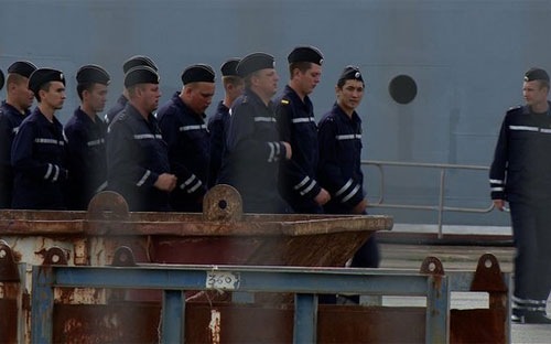Pháp hai lần hoãn giao tàu cho Nga vì tình hình Ukraine