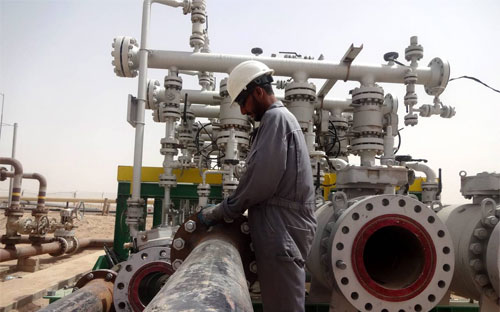 Mỏ dầu Rumaila ở Basra, Iraq - Ảnh: EPA/WSJ.<br>