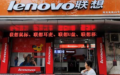 Lần đầu tiên doanh số điện thoại di động thông minh của Lenovo vượt qua doanh số máy tính cá nhân của hãng - Ảnh: CNS.<br>