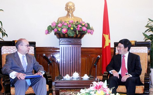 Phó thủ tướng, Bộ trưởng Bộ Ngoại giao Việt Nam Phạm Bình Minh tiếp Trợ lý Ngoại trưởng Hoa Kỳ Daniel Russel, ngày 8/5 - Ảnh: VGP/Hải Minh.