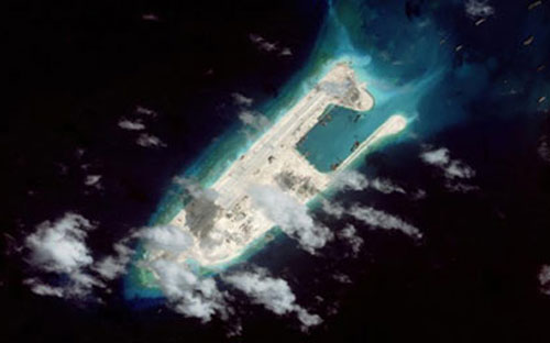 Hình ảnh bãi đá Chữ Thập do Digital Globe chụp hôm 28/6.