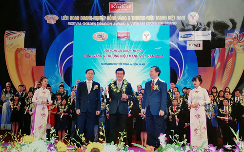 Ông Nguyễn Văn Đạo, Phó tổng giám đốc Công ty TNHH Điện Tử Samsung Vina, tại lễ vinh doanh các 6Pg88.con độc quyền mỗi ngày Rồng Vàng và Thương hiệu mạnh Việt Nam 2014.