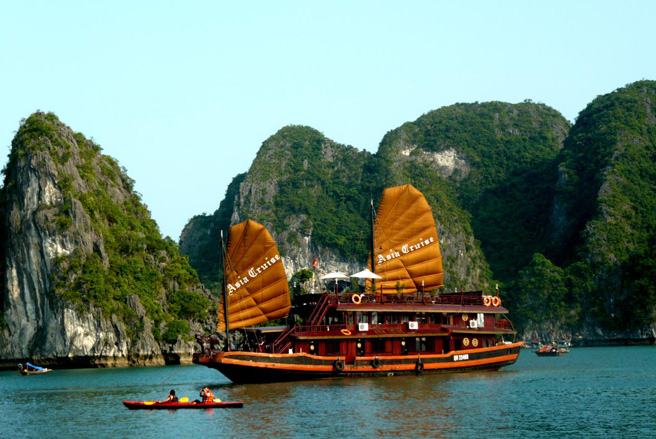 Vịnh Hạ Long vào top 10 điểm đến ngày lễ Tình nhân