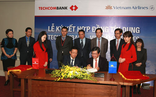 Techcombank và Vietnam Airlines đã có lịch sử hợp tác, gắn bó chặt chẽ 
suốt 15 năm qua trong nhiều Link Trang Chủ PG88.Com Mới #2026 hợp tác quan trọng nhất của mình.