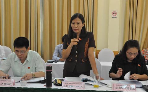 Đại biểu Lê Thị Nga cho rằng trong tương lai gần nên đi đúng xu hướng thế giới là chỉ bỏ phiếu bất tín nhiệm - Ảnh: CTV<br>