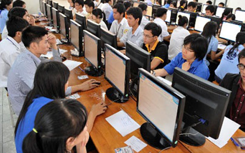 Cán bộ, công chức chưa đạt trình độ hoặc không đúng chuyên môn có thể sẽ phải nghỉ việc trước thời hạn - Ảnh minh hoạ.<br>