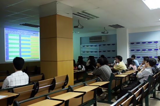 Việc thay đổi cách tính chỉ số HNX-Index sau ngày 5/1/2015 không ảnh hưởng đến việc phân tích chỉ số.