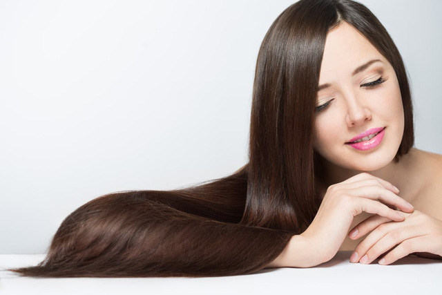 4 dấu hiệu bạn có mái tóc khỏe mạnh - Ảnh 1.