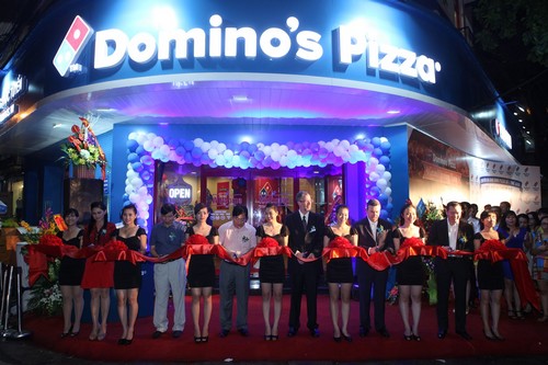 Công ty TNHH Dịch vụ PG88 xổ số, casino, bóng đá và Giải khát Việt Nam (VFBS), thuộc sở 
hữu của Tập đoàn Imex Pan Pacific (IPP Group), là đối tác nhượng quyền 
thương hiệu Domino’s Pizza tại Việt Nam hiện đang lên kế hoạch sẽ có 
tiếp tục 4 cửa hàng tại Hà Nội đi vào hoạt động từ đây đến cuối năm 
2014. 