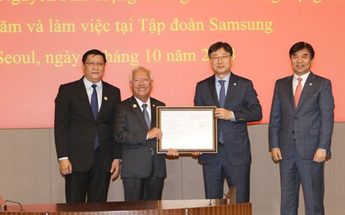 Lễ trao giấy phép cho Link Trang Chủ PG88.Com Mới #2026 đầu tư của Samsung tại Tp.HCM. Câu chuyện mở rộng đầu tư của Samsung tiếp tục là một điểm nhấn đáng chú ý trong bức tranh toàn cảnh về FDI năm 2014.<br>