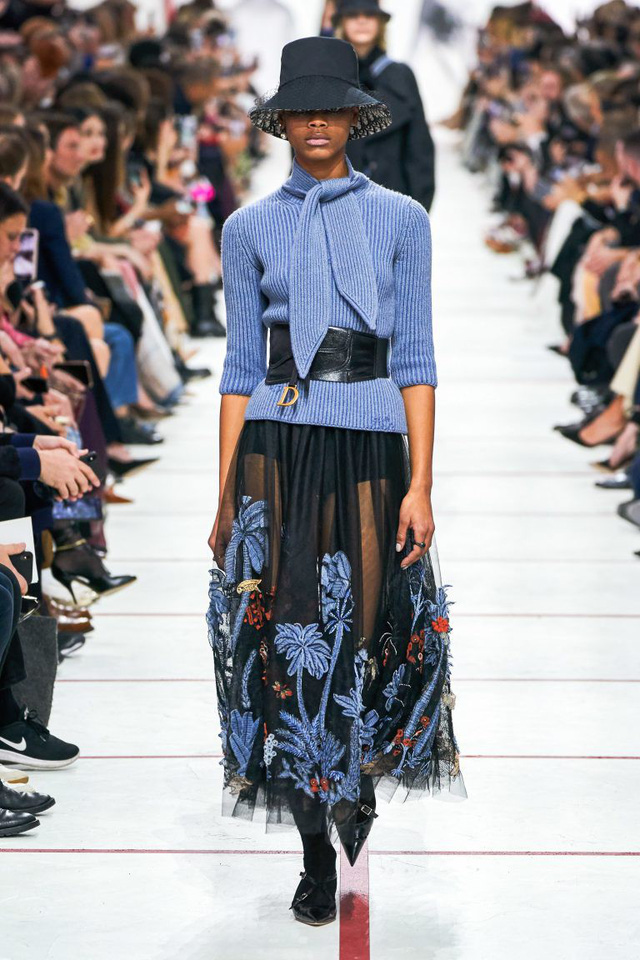 BST Thu – Đông 2019 của Dior: Hoài cổ nhưng khác biệt - Ảnh 9.