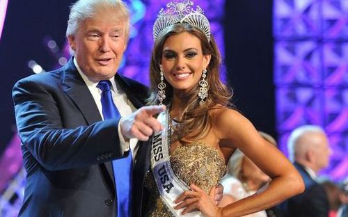 Tỷ phú Donald Trump mất hợp đồng vì “vạ miệng”