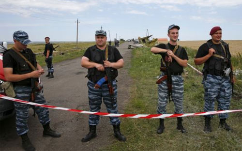 Nga kêu gọi chấm dứt chiến sự ở khu vực MH17 rơi
