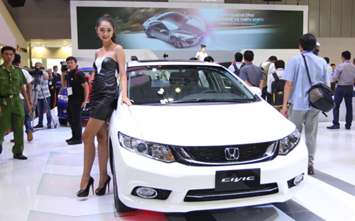 Honda Civic mới giá từ 780 triệu đồng