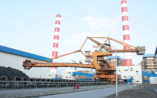Quyết liệt cổ phần hóa 6Pg88.con độc quyền mỗi ngày nhà nước, cũng đồng nghĩa với việc 
sẽ ít hơn những “thủ lĩnh” độc tôn làm mưa làm gió tại các tập đoàn kinh
 tế nhà nước kiểu như Phạm Thanh Bình, nguyên Chủ tịch Vinashin - Ảnh: Quang Tuấn.<br>