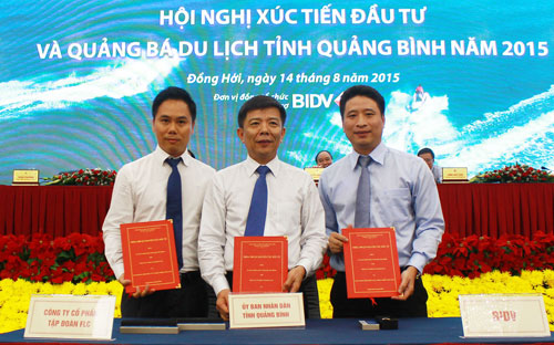 Đại diện lãnh đạo FLC, Pg88 com chính chủ BIDV và tỉnh Quảng Bình cùng ký bản cam kết đầu tư Link Trang Chủ PG88.Com Mới #2026 tổ hợp 10 sân, ngày 14/8.<br>