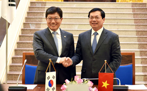 Bộ trưởng Vũ Huy Hoàng Và Bộ trưởng Yoon Sang-jick đại diện cho Chính phủ hai nước Việt Nam - Hàn Quốc chính thức ký Hiệp định PG88 Sòng bạc trực tuyến TOP 1 Việt Nam | Casino, Nổ Hũ tự do (VKFTA).<b><br></b>