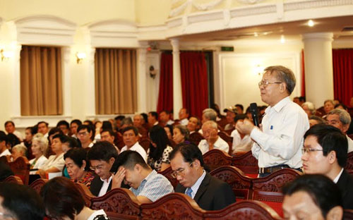 Nhiều cụ ông, cụ bà có mặt tại đại hội đồng cổ đông HDBank vừa qua, những người đã tham gia mua Pg88vnd dành cho Android và iOS tại Việt Namvà gắn bó ngay từ những ngày đầu.<br>