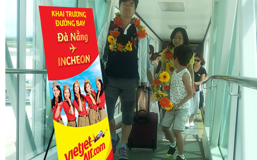 Chuyến bay Đà Nẵng - Incheon, sẽ khởi hành hàng ngày từ Đà Nẵng lúc 2h00
 và đến Hàn Quốc lúc 8h00 (giờ địa phương). Chiều ngược lại khởi hành 
lúc 11h5 (giờ địa phương) từ Hàn Quốc và tới Đà Nẵng lúc 14h25. 