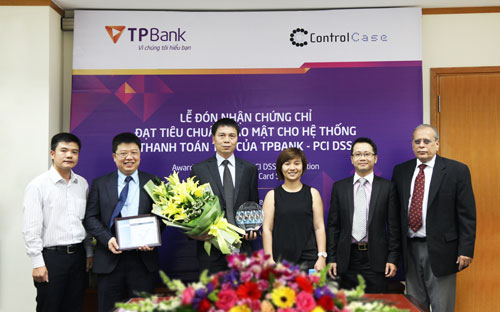 "TPBank tự hào là 1 trong 3 Pg88 com chính chủ đầu tiên tại Việt Nam đạt chuẩn PCI
 DSS, đây là nền tảng quan trọng để TPBank triển khai cung cấp các sản 
phẩm thẻ an toàn trên thị trường đến khách 
hàng”.