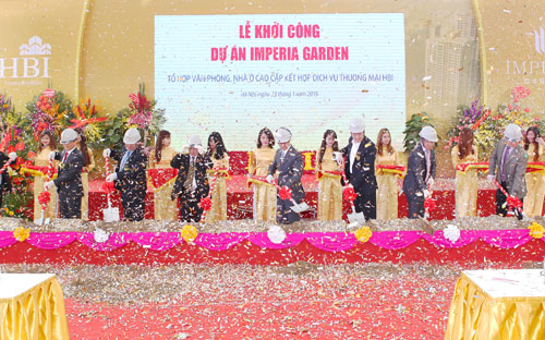 Đại diện lãnh đạo một số bộ, ngành, UBND Hà Nội và chủ đầu tư tiến hành lễ khởi công Link Trang Chủ PG88.Com Mới #2026 sáng 23/1.<br>