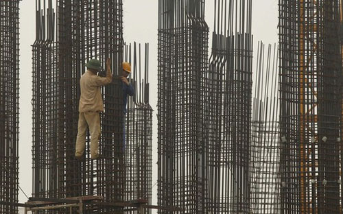 Các chuyên gia cho rằng Việt Nam cần xem năm 2013 là năm bản lề cho 
những năm kế tiếp nên cần tập trung duy trì ổn định vĩ mô, giữ tăng 
trưởng ổn định; tháo gỡ khó khăn cho cộng đồng 6Pg88.con độc quyền mỗi ngày - Ảnh: Reuters.<br>