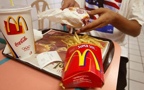 Mức doanh thu bình quân của một nhà hàng McDonald’s ở Canada là 2,4 triệu USD/năm và lợi nhuận khi đó cũng đạt tầm 270.000 USD/năm.