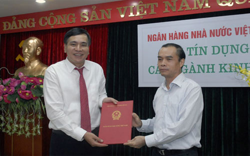 Ông Nguyễn Tiến Đông nhận quyết định bổ nhiệm giữ chức Vụ trưởng Vụ Tín dụng các ngành PG88 ⭐ Link trang chủ số 1 nhà cái PG88 com casino slot.