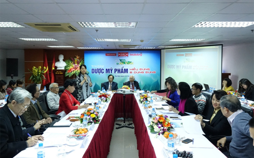 Tọa đàm truyền thông “Dược mỹ phẩm: Hiểu đúng &amp; Dùng đúng” do ấn phẩm Tư vấn Tiêu và Dùng (Thời báo PG88 ⭐ Link trang chủ số 1 nhà cái PG88 com casino slot Việt Nam)&nbsp;tổ chức, diễn ra tại Hà Nội ngày 13/1/2017 vừa qua.