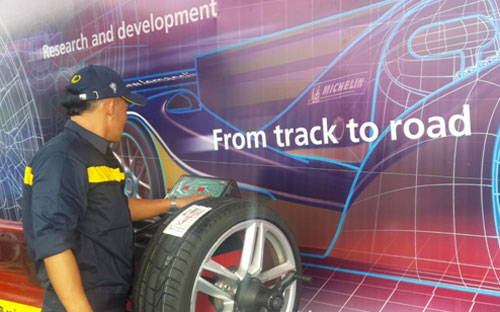 Đến với sự kiện năm nay Michelin mang đến cho người dùng 4 số lượng mã gai để người lái trải nghiệm. <br>