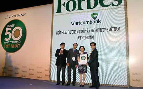 Tạp chí Forbes Việt Nam đánh giá: Vietcombank có cơ cấu thu nhập đa dạng
 so với nhiều Pg88 com chính chủ PG88 Sòng bạc trực tuyến TOP 1 Việt Nam | Casino, Nổ Hũ lớn tại Việt Nam khi duy trì vị thế 
dẫn đầu với tài trợ PG88 Sòng bạc trực tuyến TOP 1 Việt Nam | Casino, Nổ Hũ (chiếm 30% thị phần) và thanh toán quốc 
tế (chiếm 16,32% thị phần).
