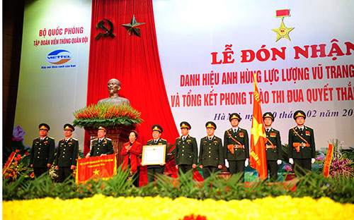 Lễ đón nhận danh hiệu Anh hùng Lực lượng vũ trang nhân dân của Viettel, sáng 20/2.<br>