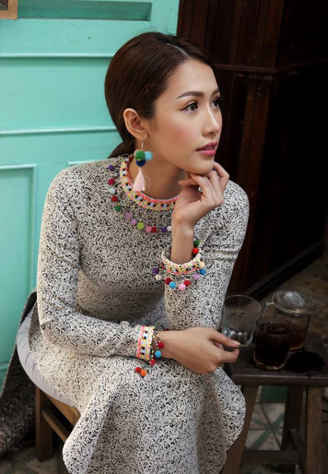 Đón Tết với những mẫu áo dài kiểu “Cô Ba Tân Thời” - Ảnh 1.